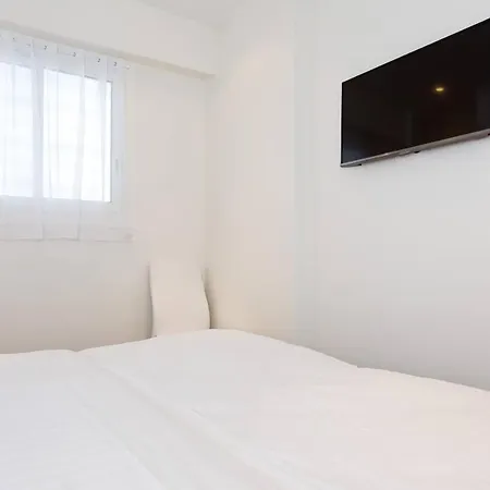 Martinez Area: New 2beds/2baths شقة