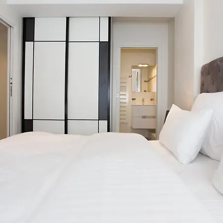 Martinez Area: New 2beds/2baths Cannes