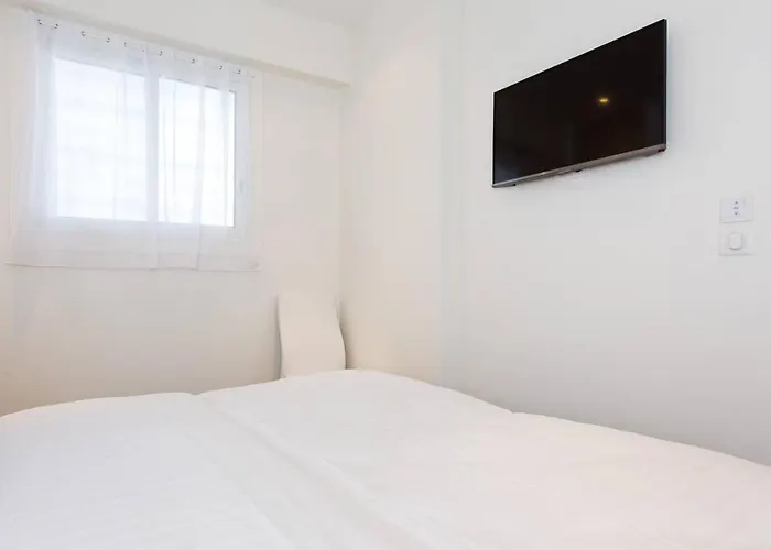 Martinez Area: New 2beds/2baths Daire