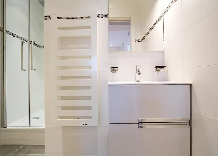 Martinez Area: New 2beds/2baths Apartment